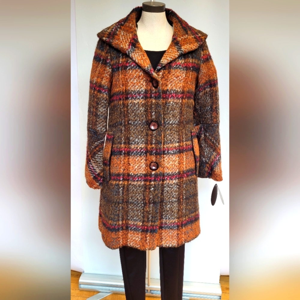 NWT New With tags Women's Fox's wool 3/4 fall coat size 38, made in Europe.